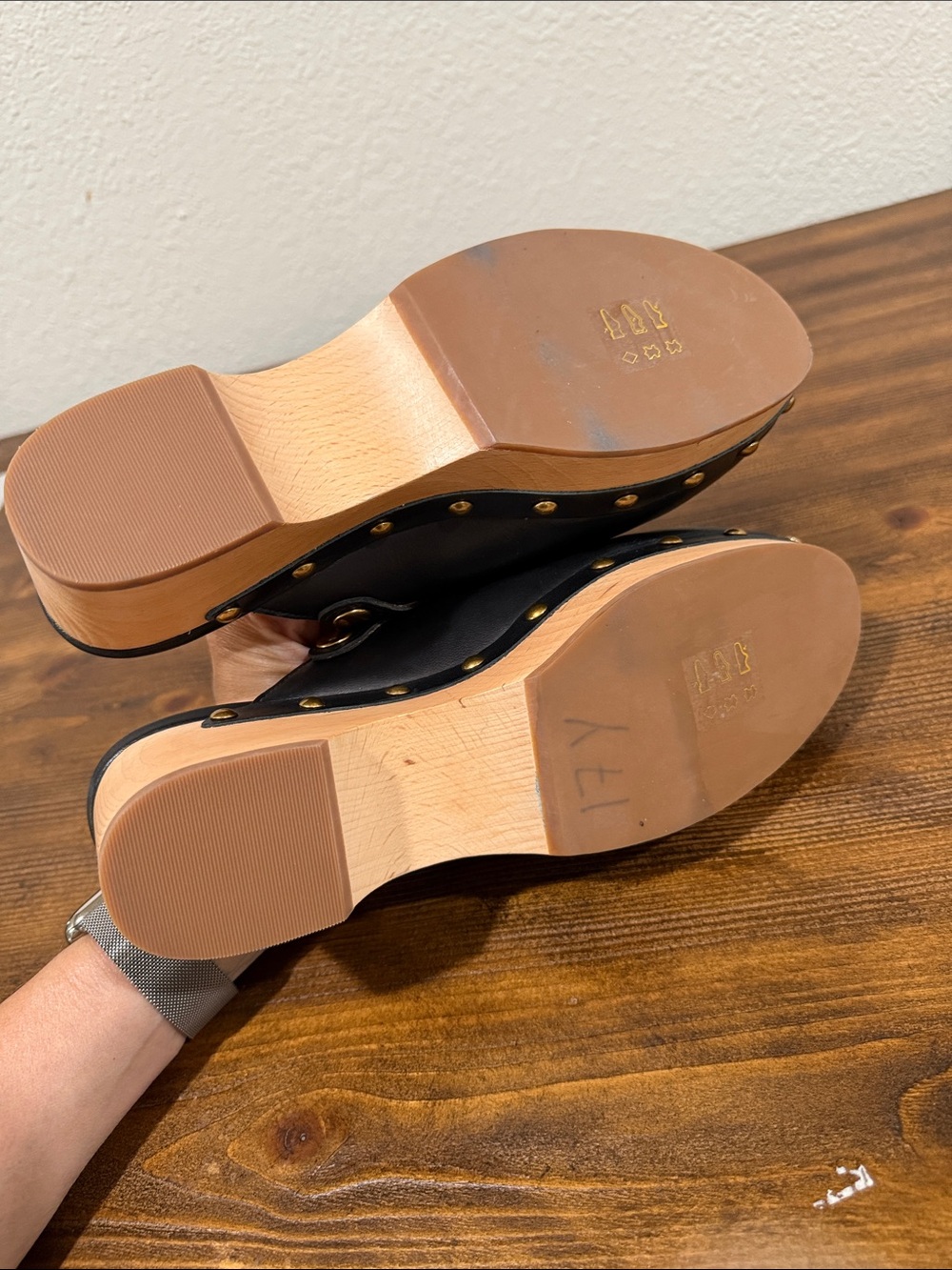 J.Crew Convertible Leather Clogs wood sole stud detail versatile strap Size 8 - Picture 8 of 8